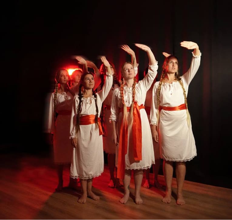 Выступления на сцене