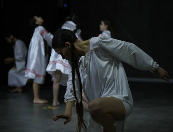 Спектакль современного танца - Связь